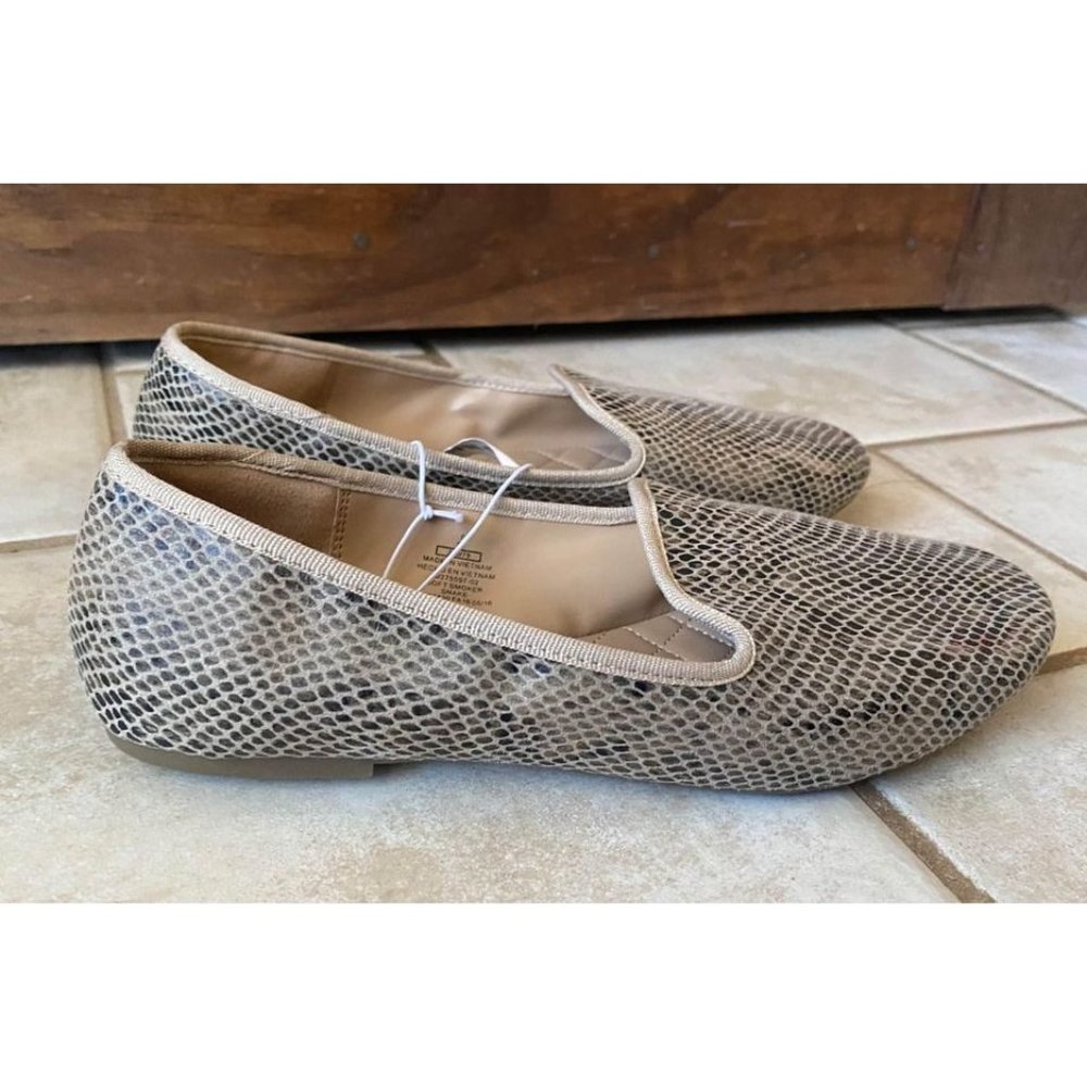 Old Navy Snakeskin Ballet Flats, Size 7